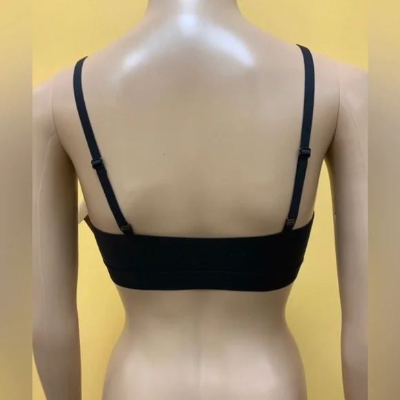 Auden - Picture 2 of 2